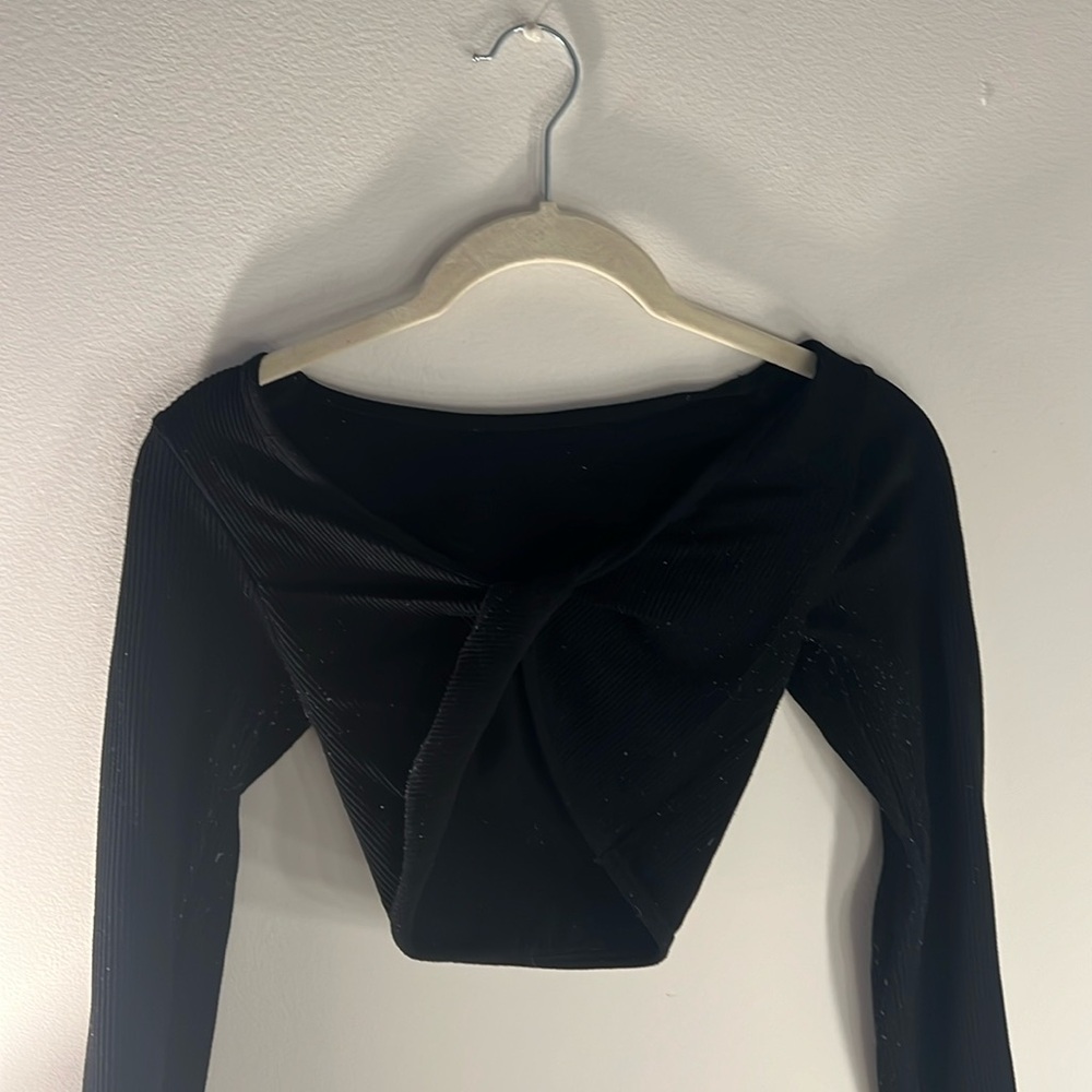 Crossed neck crop top